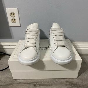 I worn them twice I still the have the box they are just dirty